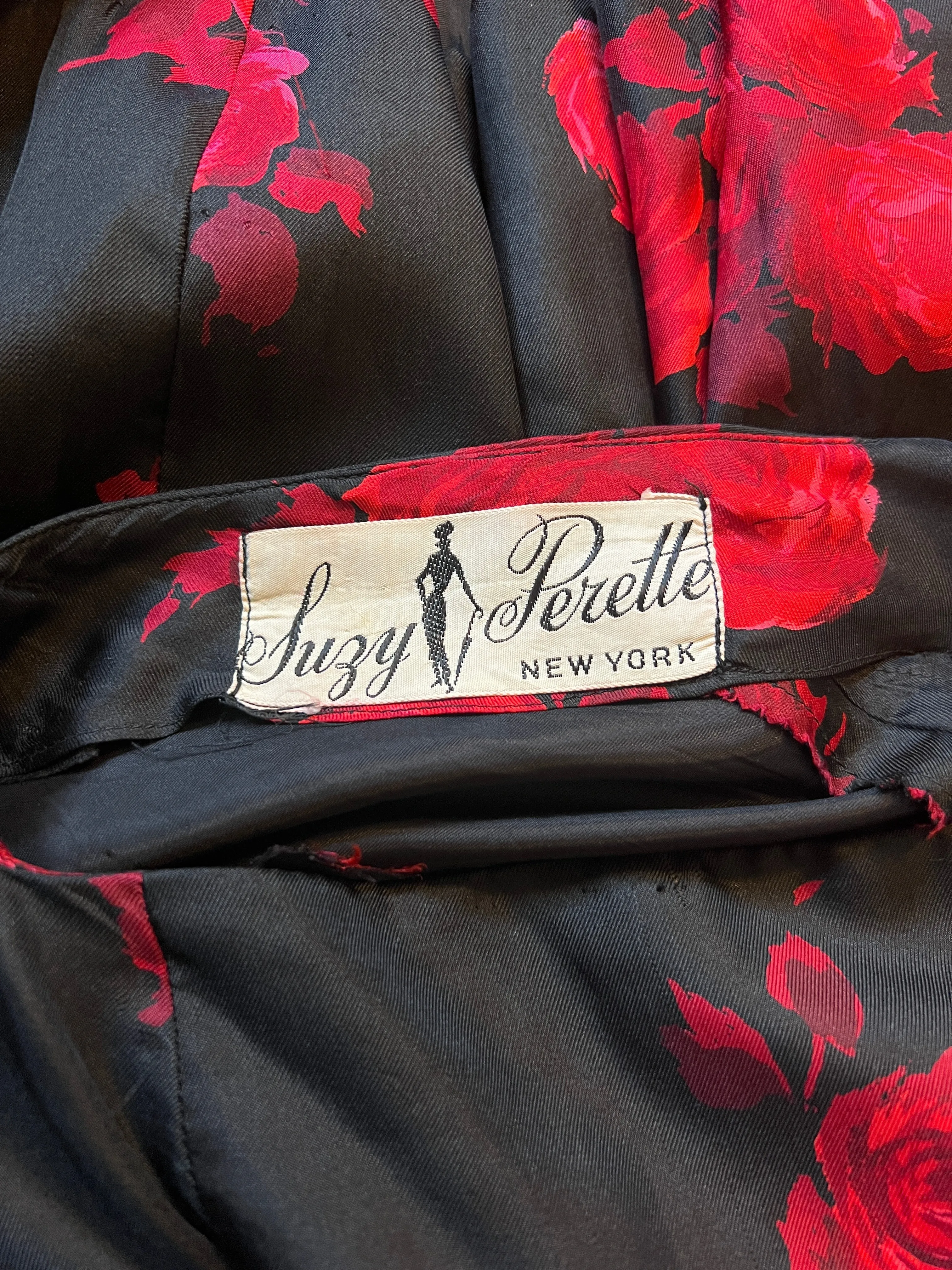 1950s Suzy Perette Satin Black and Red Rose Print Dress