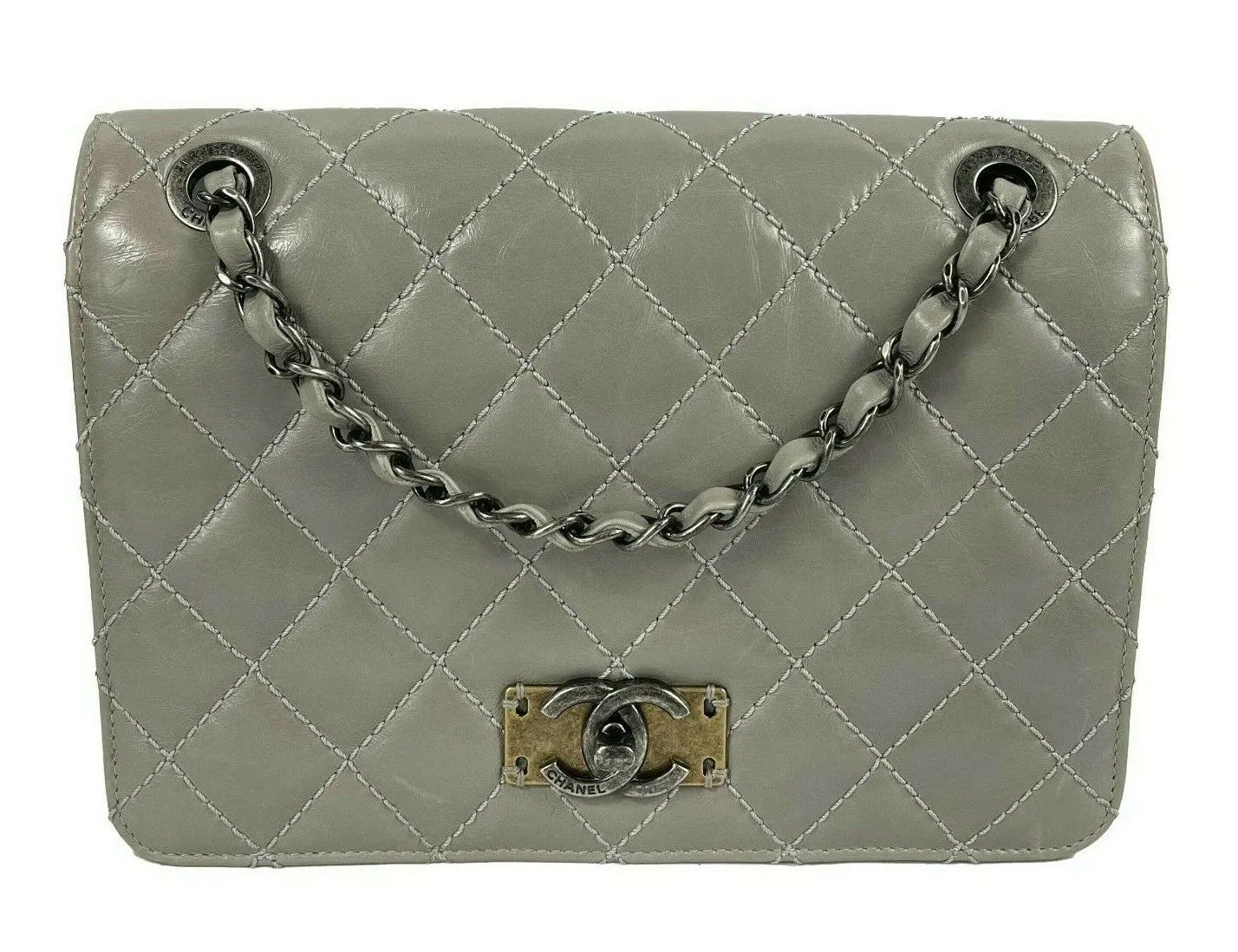 CHANEL - Glazed Calfskin Quilted Medium Day Trip Flap Bag - Crossbody