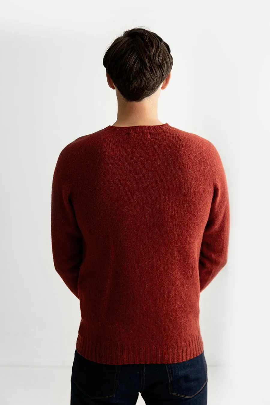 Mens Seamless Saddle Shoulder Shetland Jumper - Blaze red