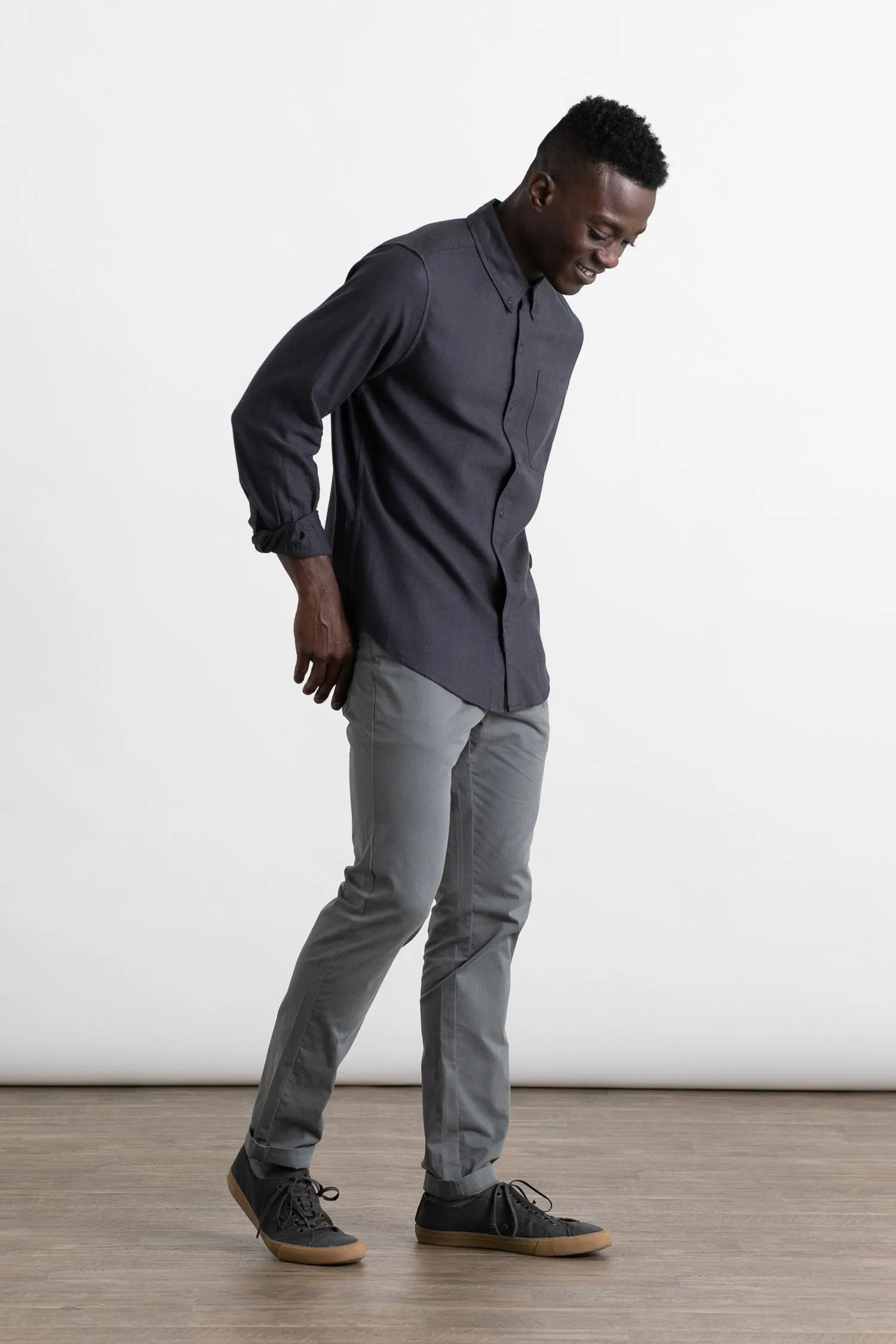 Sutton Slim Shirt / Charcoal Twill